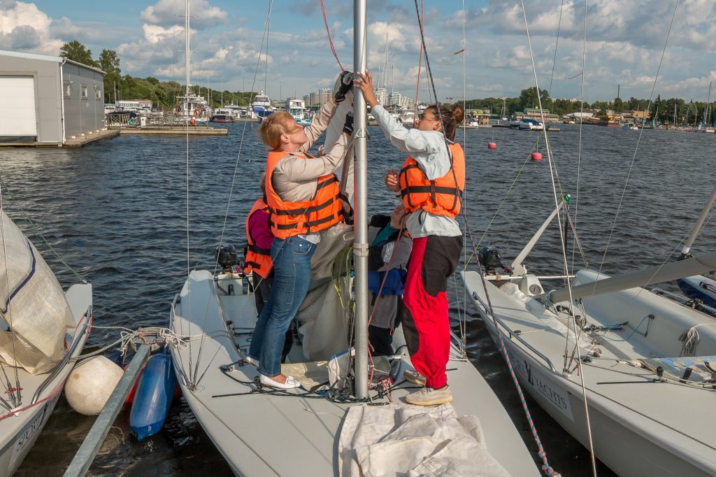 Прогулки на яхте, клуб Sportyachts